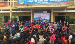 Hoa hậu Nguyễn Cao Kỳ Duyên tham dự chương trình thiện nguyện Xuân Ấm Biên Cương